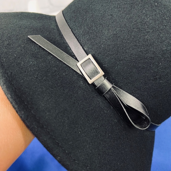🚫SOLD! |•NINE WEST•| Cute Black Wool Hat Elastic Inside - Picture 4 of 15